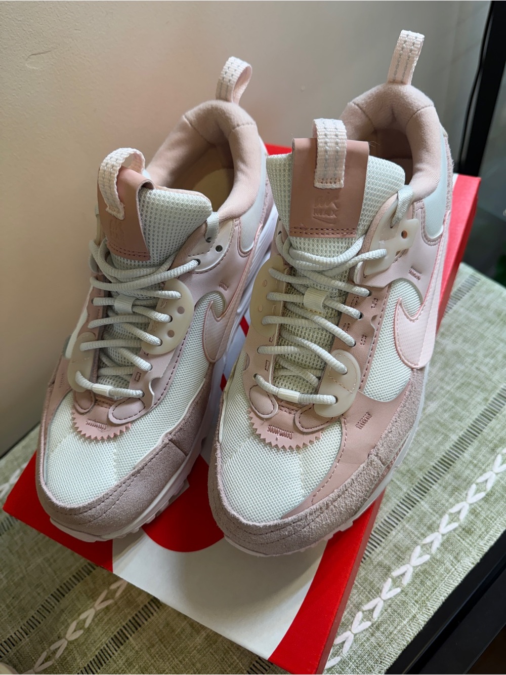 Nike Women's Air Max 90 Futura Sneakers Blush Pink White Size 8 New with Box - Picture 4 of 10